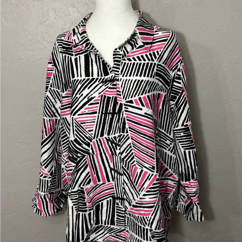 Ali Miles Geometric Black and Pink Button Down Shirt